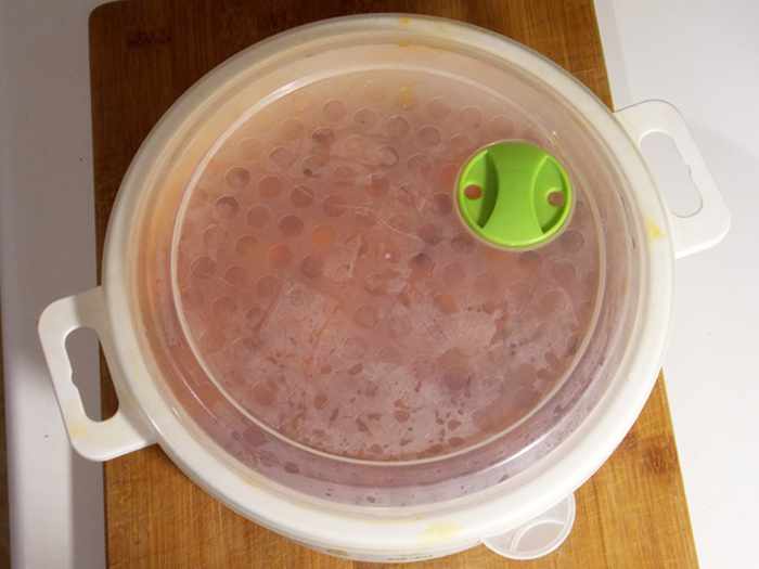 Салат для диабетика из лука и моркови с рыбой