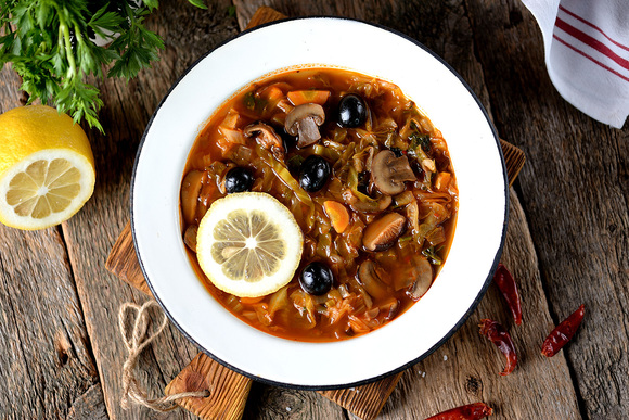 солянка с квашеной капустой и грибами