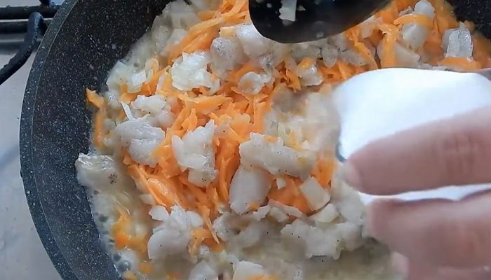 тушеная рыба с овощами