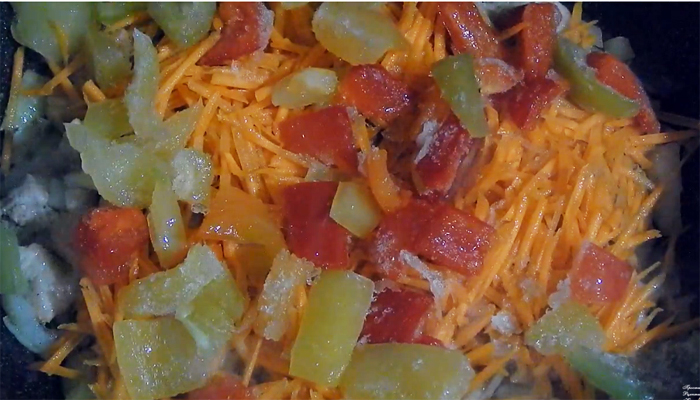 рис со свининой и овощами