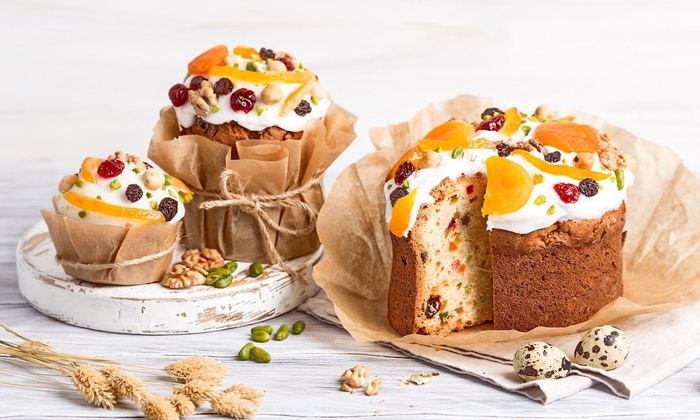 украшение куличей фруктами