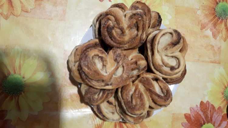 плюшки с сахаром и корицей